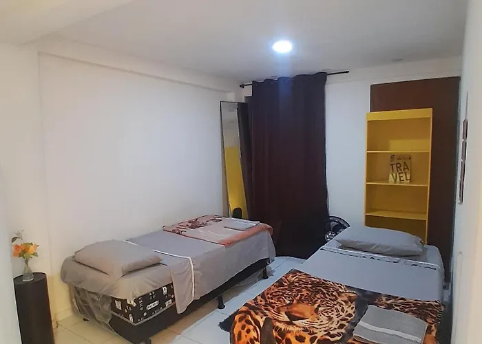 Quarto de hóspede entrada externa Rio de Janeiro